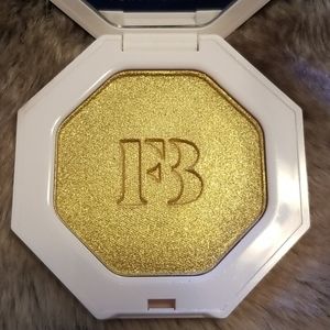 FENTY BEAUTY by Rihanna
Killawatt Highlighter